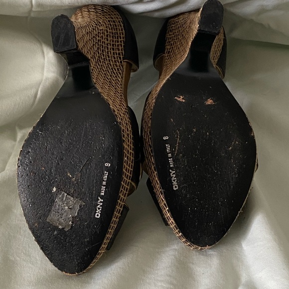 These are not for the faint of heart. Beautiful DKNY made in Italy platforms. - Picture 4 of 9